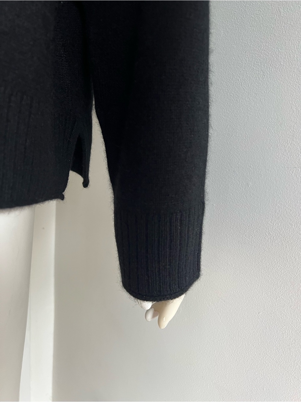 NWT Quince 100% Mongolian Cashmere Boxy Crewneck Sweater Black Sz XL Minimalist - Picture 11 of 16